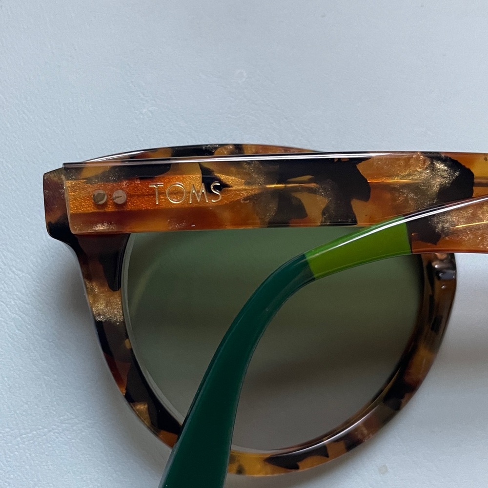 TOMS YVETTE SUNGLASSES - Picture 3 of 8
